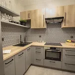 Plac Kaszubski 15 *